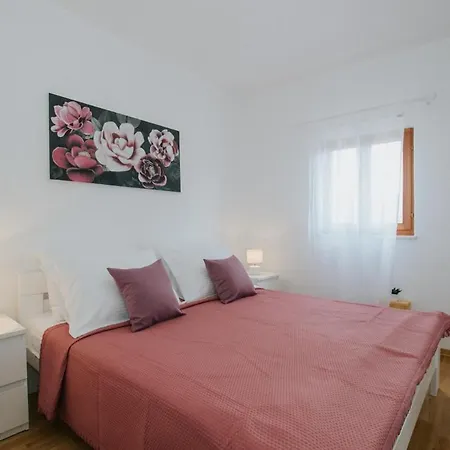Dagovi In - Haus Fuer 9 Personen