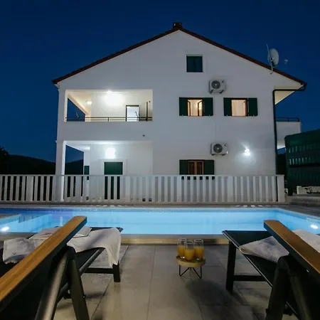 Dagovi In - Haus Fuer 9 Personen فيلة *