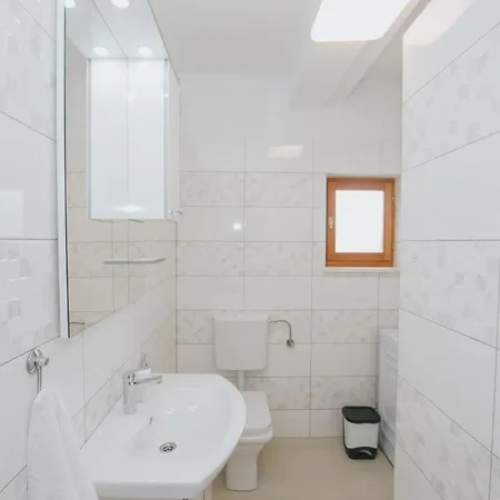 Dagovi In - Haus Fuer 9 Personen فيلة Vrsine