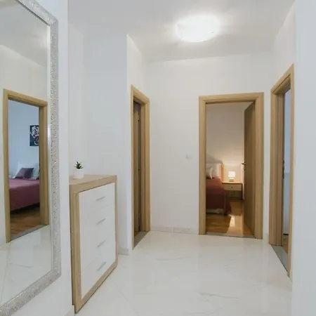 Dagovi In - Haus Fuer 9 Personen