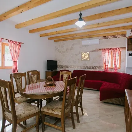 Dagovi In - Haus Fuer 9 Personen فيلة Vrsine