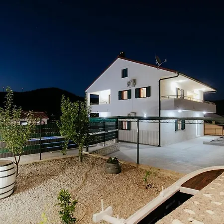 Dagovi In - Haus Fuer 9 Personen Villa Vrsine