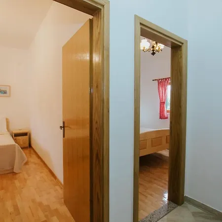 Dagovi In - Haus Fuer 9 Personen * Vrsine