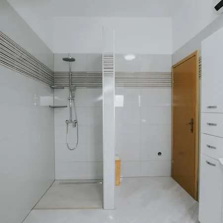 Dagovi In - Haus Fuer 9 Personen Villa Vrsine